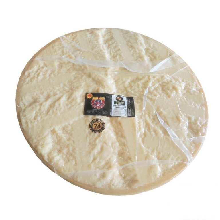 Meule entière de parmigiano reggiano DOP, qualité de montagne